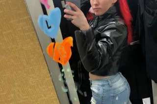 Looking for some company 💦💋🤤 -... - Image 4