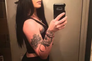 Confident, Sexy, and Straightforward - Image 5