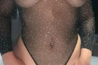 LATINA ELEGANTE Y SEXY EN LA Z... - Image 1