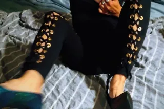 Allow me to attend to your des... - Image 4