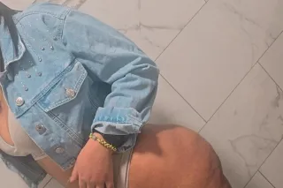 hey come see us 🤑🌸2 girl speac... - Image 3