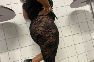 Sexy Lightskin - 25 - Image 4