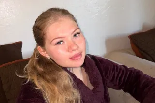 Thick white girl - Image 3