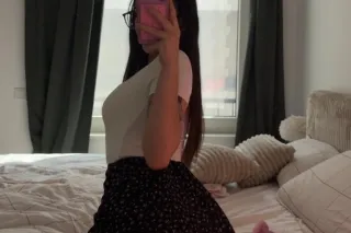 I am a 25 year old white girl,... - Image 2