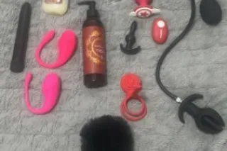 Honey, I'm sweet as honey, if you try me, don't let me, I'll fulfill all your fantasies. - Image 7