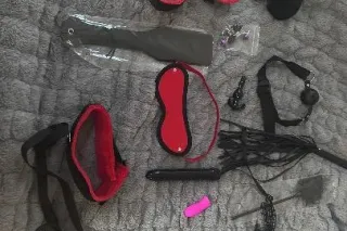 Honey, I'm sweet as honey, if you try me, don't let me, I'll fulfill all your fantasies. - Image 8