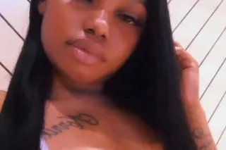 Available For meetups👅📲 - 25 - Image 1