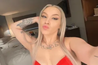 sexxy blondie in town👅😘 - Image 6