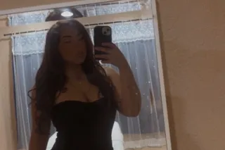 Curvy 🍑 Latina visiting El Caj... - Image 3