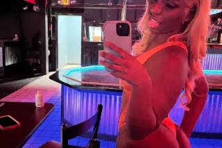 MIDWEST SLUT LAST DAY IN TOWN👅... - Image 3