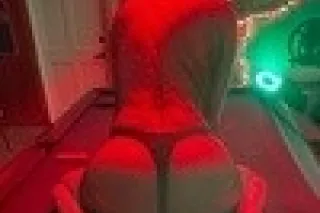 SEXY CALIFORNIA HOTTIE Availab... - Image 1