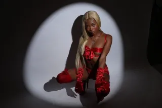 sexy and slim😘 - 23 - Image 1