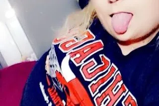 Ft SHOWS CONTENT Available 🥰2 Girl shows Live an on video🍭TWO Pop Special Bbj &amp; Record🖤 💦 LATE 🌃 Freak 🤭 Cum Spank me daddy &amp; Pull my hair 👅💦💨 - Image 5