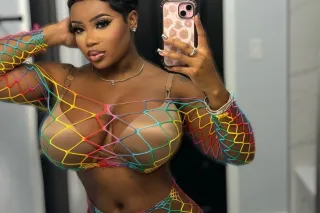 WALTHAM📍Busty ShortHaired Squi... - Image 1