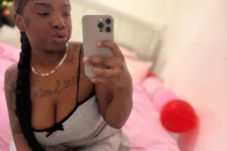 skinny minny big yitties🍒outca... - Image 3