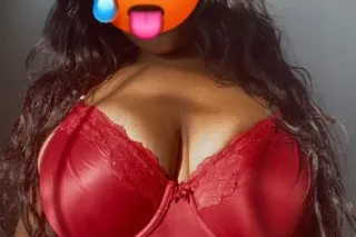 NEW IN TOWN! 🍫 UPSCALE EBONY Q... - Image 1