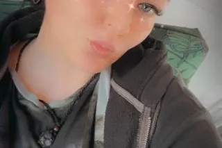 looking to meet and have fun ;... - Image 1