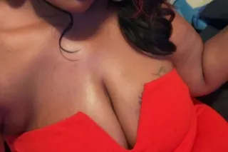 Merry Christmas Thick Thigh Szn INCALLS ONLY - Image 12