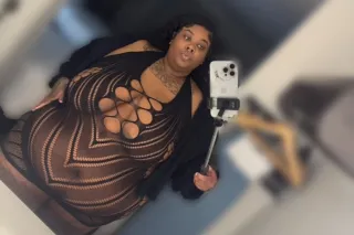 SSBBW🫐𝓟𝓻𝓲𝓷𝓬𝓮𝓼𝓼 𝓞𝓯 𝓟𝓵𝓮𝓪𝓼𝓾𝓻𝓮 🫦🌟🥂... - Image 1