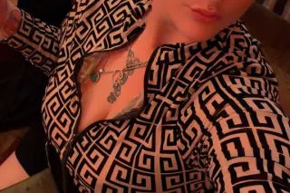 IM THE ONE YOU CALL WHEN YOU N... - Image 4