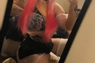 down on ur luck how bout u go down on lucki instead! - Image 8