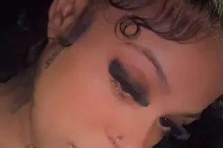 Shes BACCCCCCK throat goat wet... - Image 1