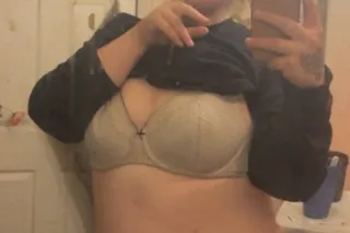 Sunday Night Meet😘 (Bare Avail... - Image 1