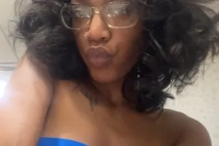 “Romance in my veins, confiden... - Image 1