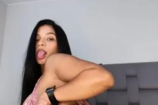 lovely smile and luscious body... - Image 2