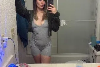 Hot College Party girl - Image 6