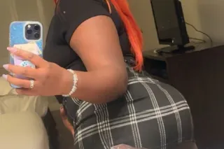 LET ME BE EVRYTHING U DESIRE!💋... - Image 1