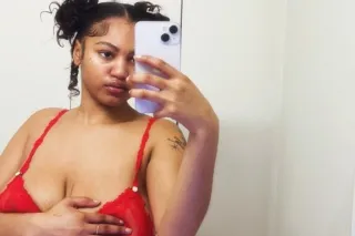 19 YR OLD HOTTIE AVAILABLE 👅 -... - Image 2