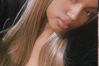 19 YR OLD HOTTIE AVAILABLE 👅 -... - Image 4