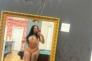 Snuggle with a thick 🍑 Blasian... - Image 3