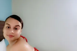 Pretty Face With A Slim Waist ... - Image 3