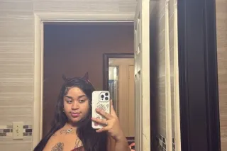 Im Back 😛 Only Here for a Few Days ⏳ Cum See Me Before I Go 🥳 - Image 3