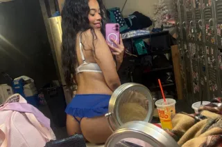 Icelynn❄🧊 Last night in town -... - Image 4