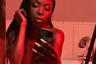 sensational sevyn , here to soread the holiday cheer - Image 5