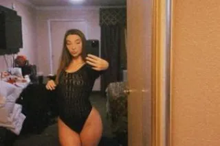 enticing skylar - Image 5