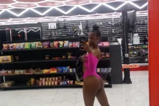 INCALL HURRY Petite sexy layla... - Image 3