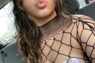 💦 WET & WILD 💦 - Image 2