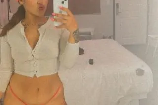 🍦Sℓiρρ℮rY🎀 δω℮℮†💓_YυϻϻY🧁tƦ℮αT💭... - Image 1