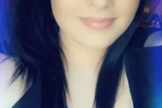 Wanna binge-watch Christmas movies - Image 7