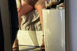 SEXY 💋 Tattooed 💎 GILF 💦 ready... - Image 1