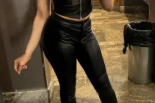 PRIVATE MEETS/ NO BARE BACK /N... - Image 1