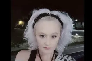 small blond - 42 - Image 1