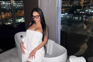 Sexy Latin Girl - 23 - Image 4