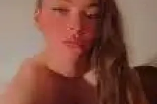 pretty petite Italian Ready fo... - Image 3