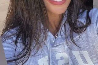 mature and sexy brunette ♥😍💜 - Image 10