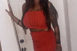 mature and sexy brunette ♥😍💜 - Image 11